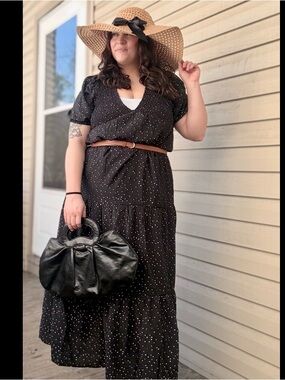 Black Polka Dot Maxi Dress with V-Neck and Short Sleeves